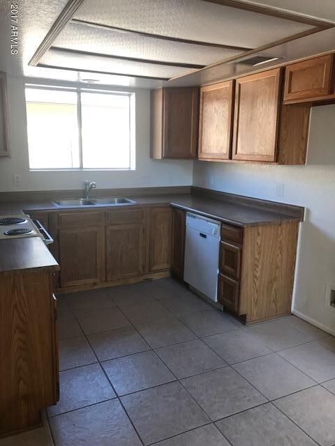 741 KITCHEN 2