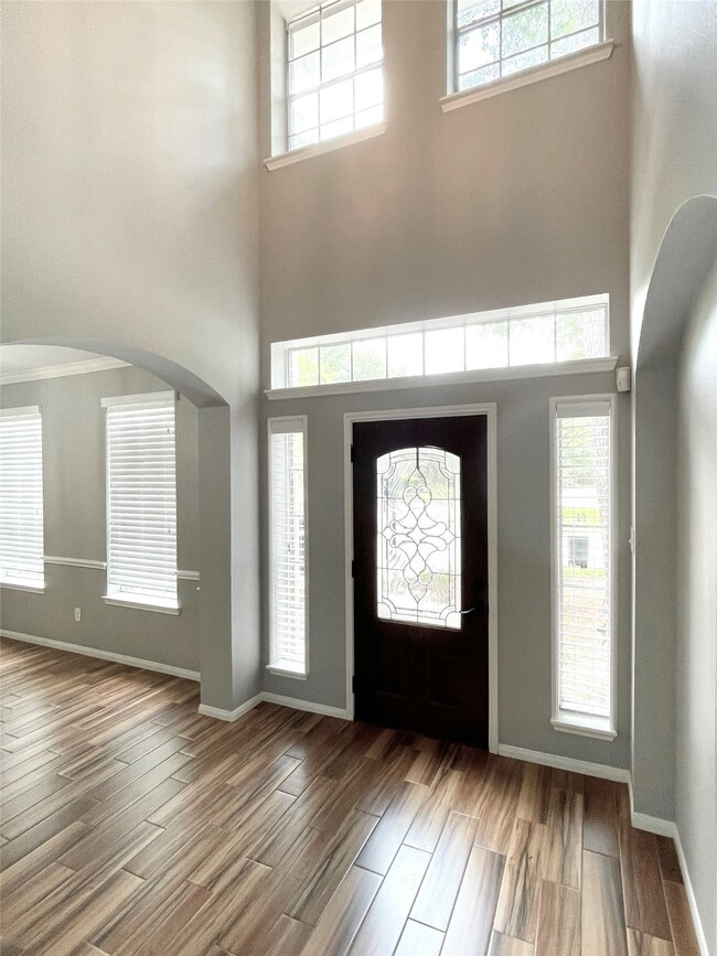 Inviting Entry with soaring ceiling.