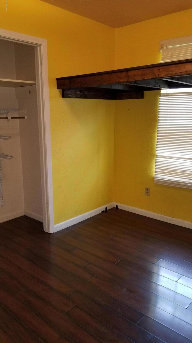 yellow room