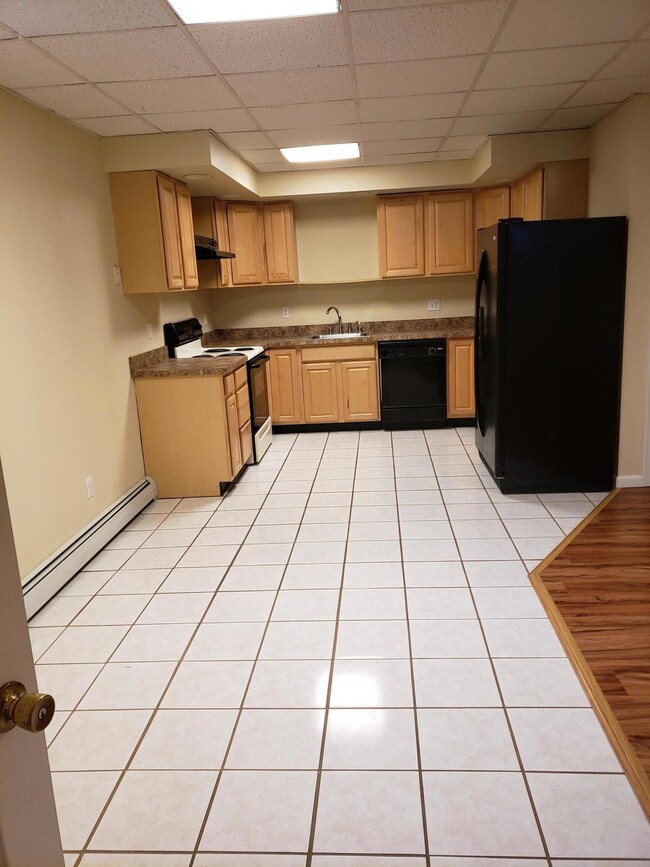 14 N 4th St unit 1, Stroudsburg, PA 18360 - photo 3