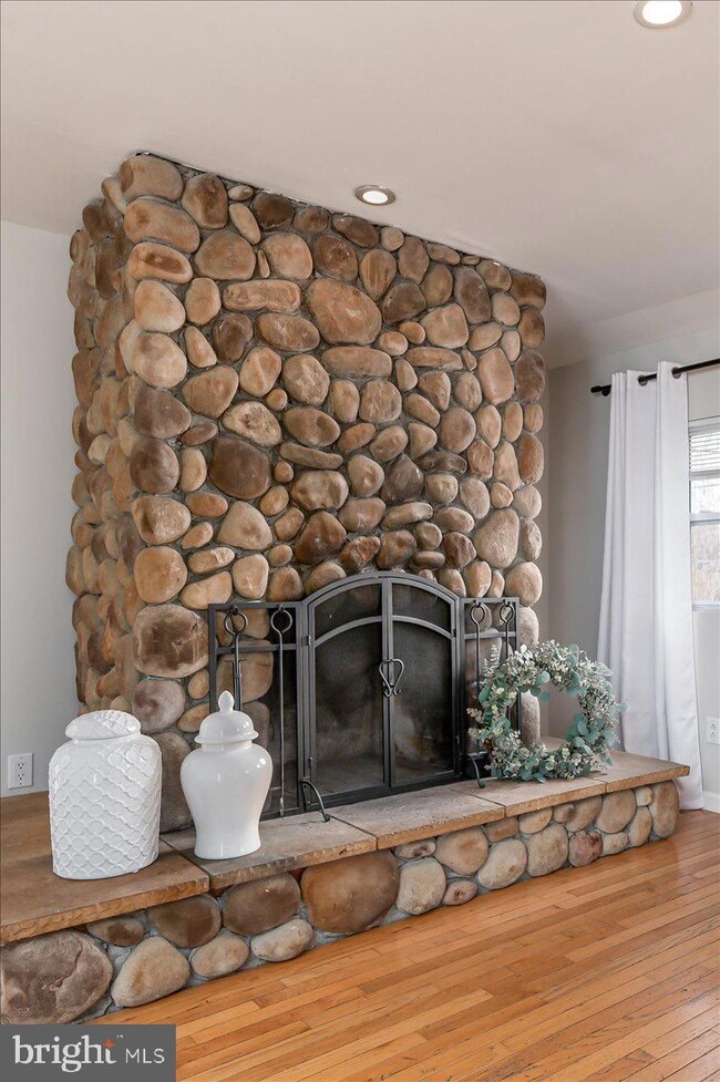 12817 Beechtree Ln, Bowie, MD 20715 - photo 6