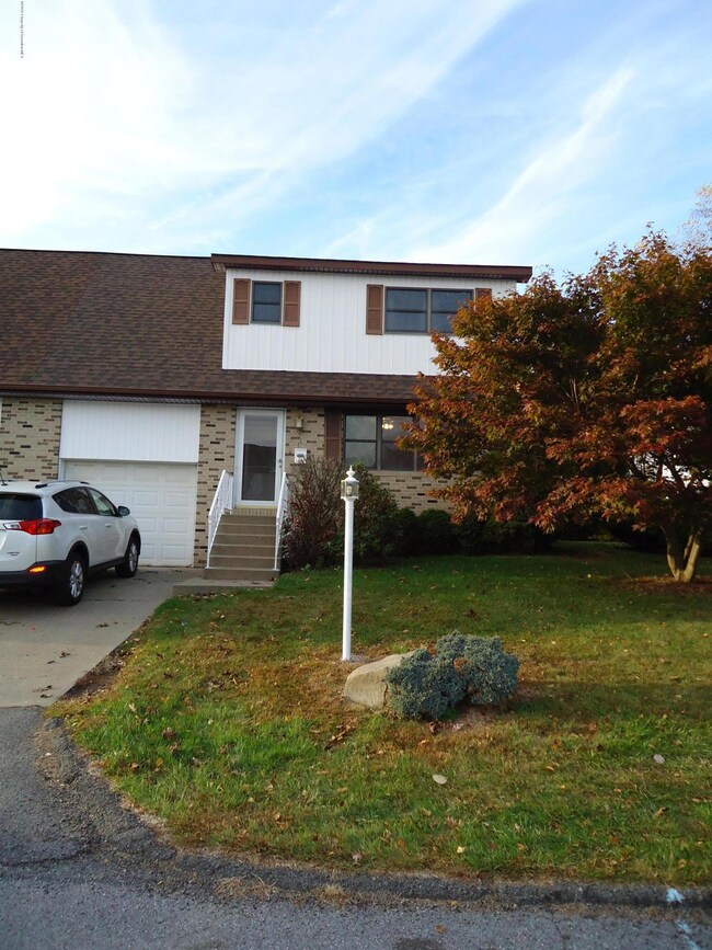 11 Rachel Dr, Archbald, PA 18403 - photo 4