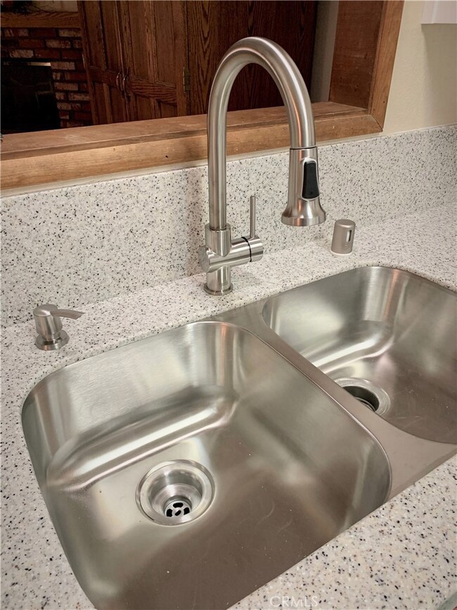 9881 Newcastle Ln, Cypress, CA 90630 - photo 4