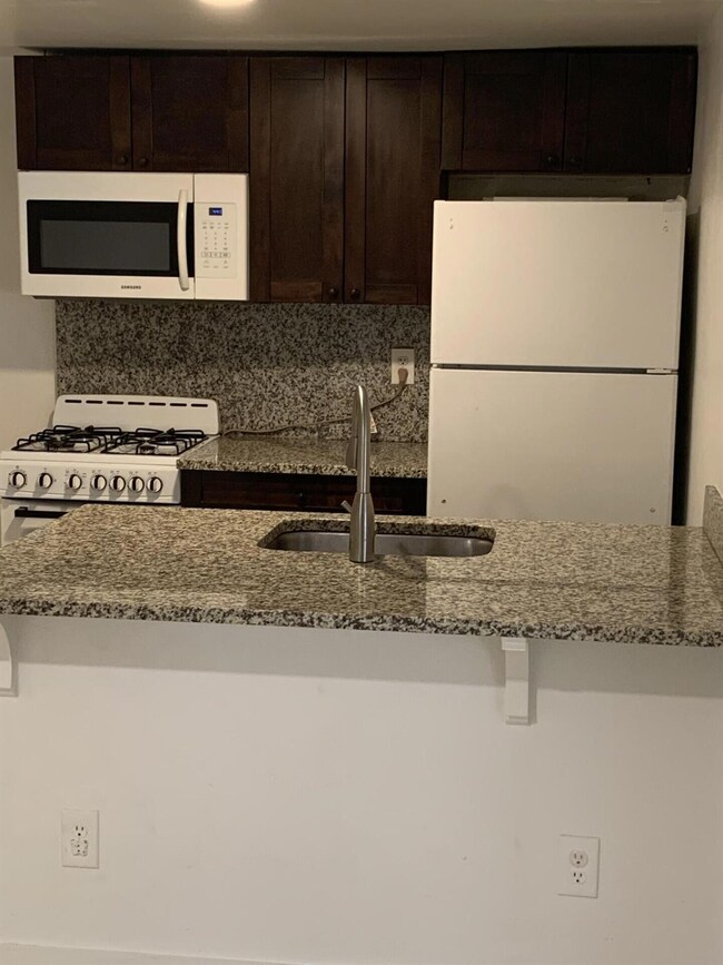 4561 Lake Ave unit 9, West Palm Beach, FL 33405 - photo 5