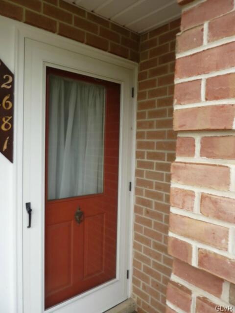 2681 Rolling Green Dr, Macungie, PA 18062 - photo 2