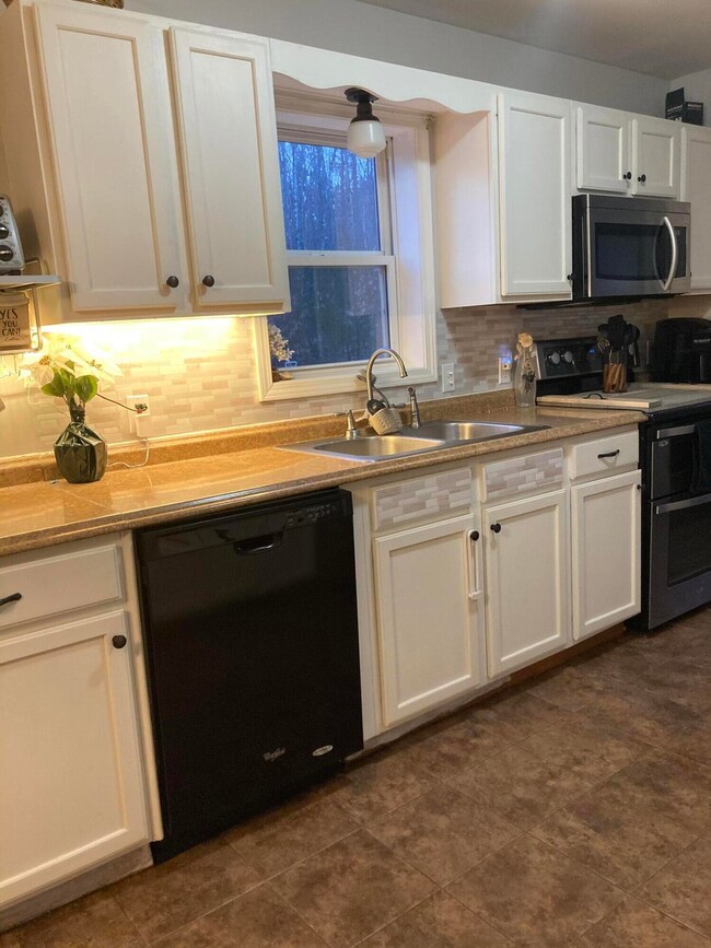 63 Whalesback Dr, Poland, ME 04274 - photo 6