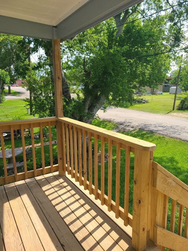 201 4th St, Rosenberg, TX 77471 - photo 5