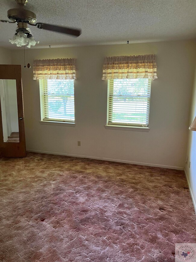 424 Northwest Dr, Wake Village, TX 75501 - photo 3