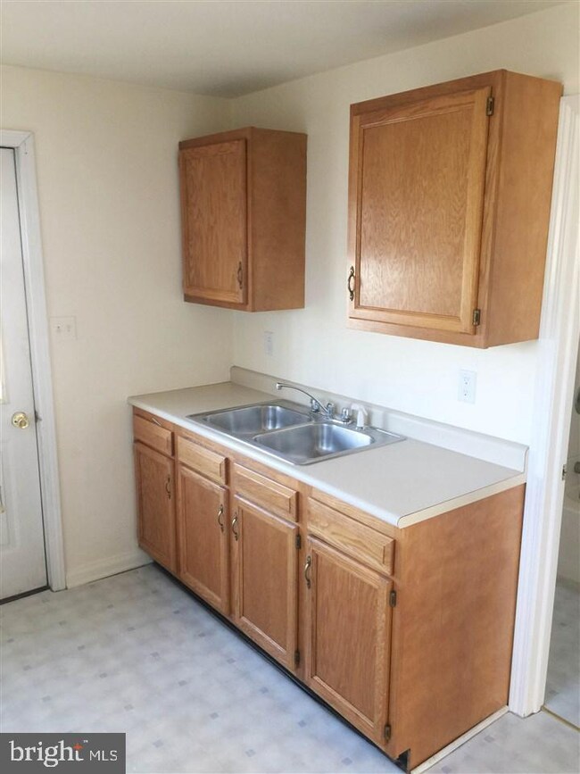 6 W Main St unit 3rd Floor, Hummelstown, PA 17036 - photo 4