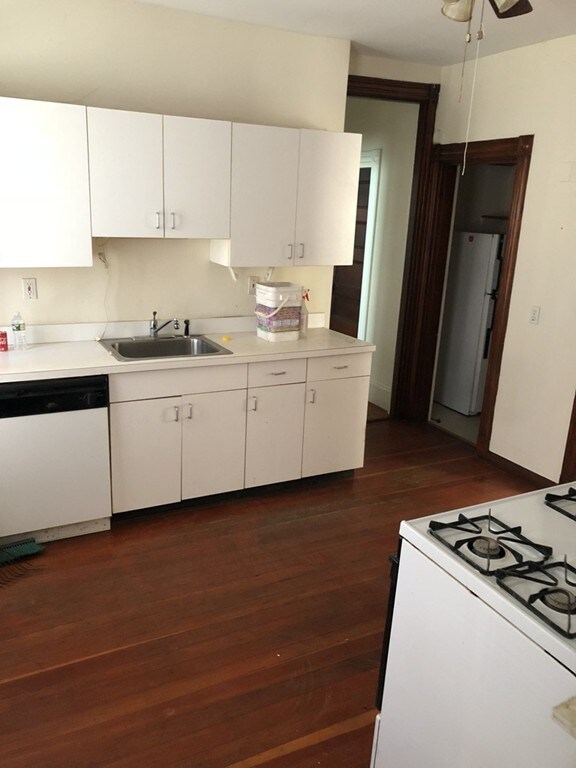 49 Weld Hill St, Jamaica Plain, MA 02130 - photo 5