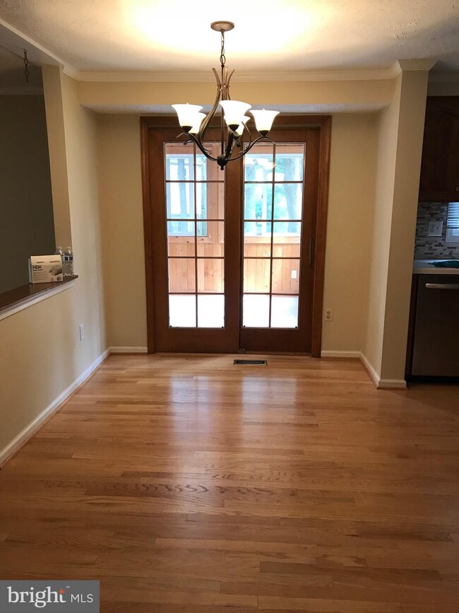 9569 Angelina Cir, Columbia, MD 21045 - photo 3