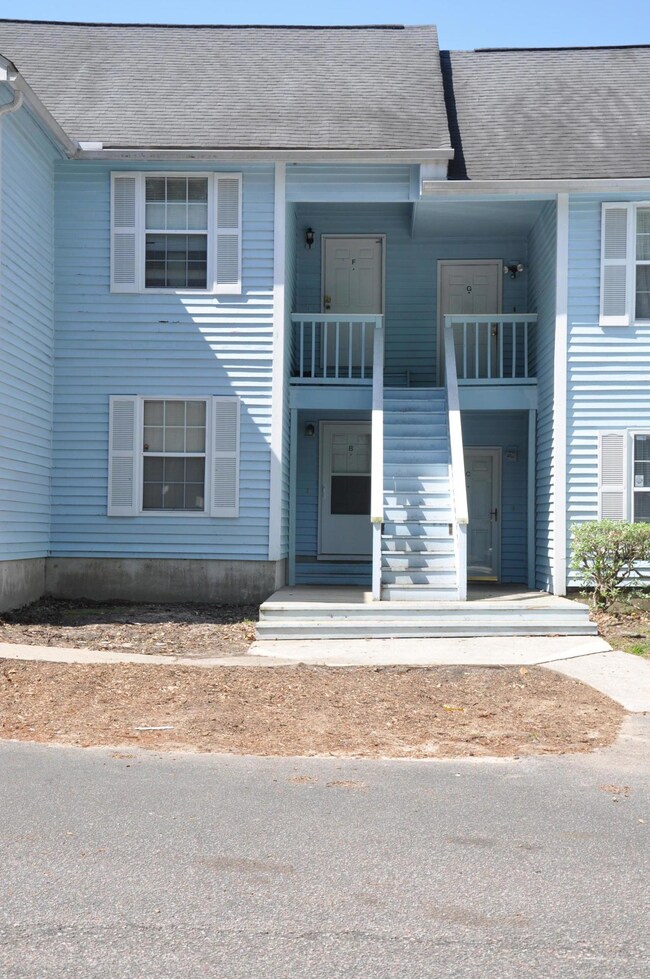 6275 Rolling Fork Rd unit B, North Charleston, SC 29406 - photo 2