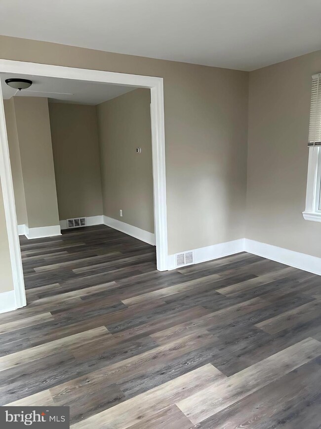 1105 N Chestnut St, Paulsboro, NJ 08066 - photo 3