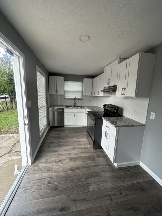 721 Doverside St unit 1, Houston, TX 77022 - photo 6