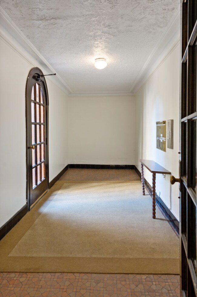 6150 N Francisco Ave, Chicago, IL 60659 - photo 4