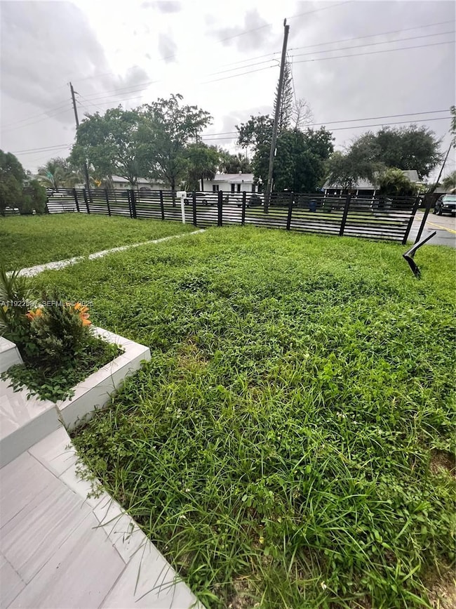 713 SW 7th Ave, Hallandale Beach, FL 33009 - photo 6