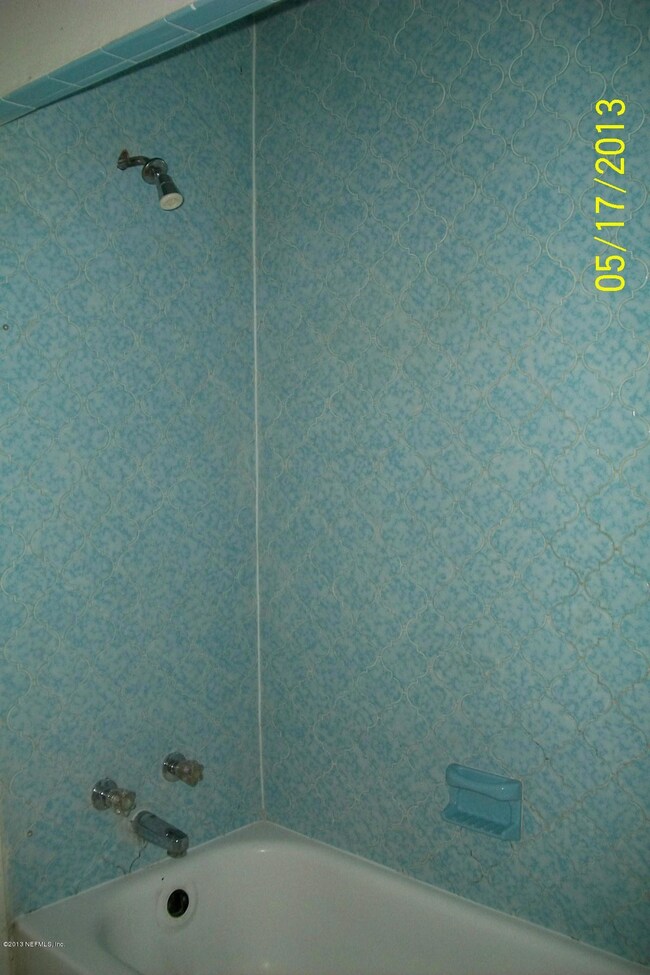 Downstairs Bath (1) 1846 Brewster