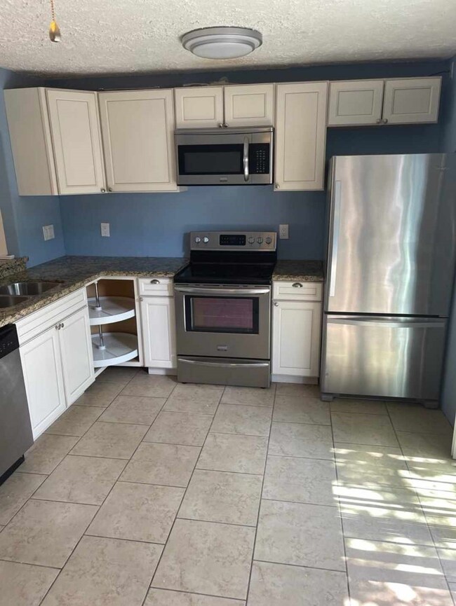 UPDATED KITCHEN WITH STAINLESS APPLIANCES