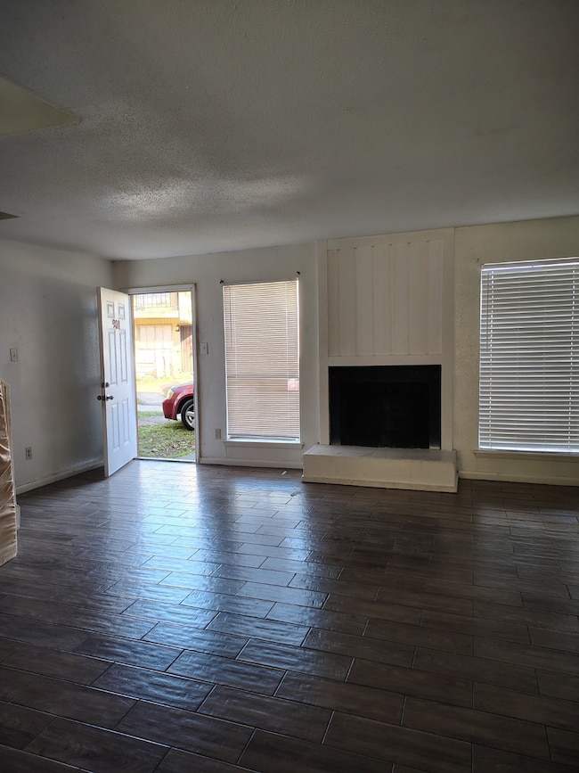 5625 Antoine Dr unit 901, Houston, TX 77091 - photo 2