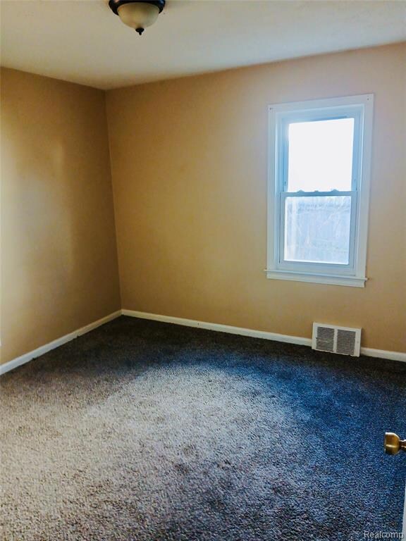 21465 Syracuse Ave, Warren, MI 48091 - photo 7