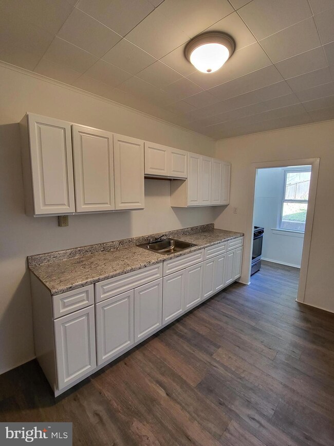 351 Linden St, Reading, PA 19604 - photo 7