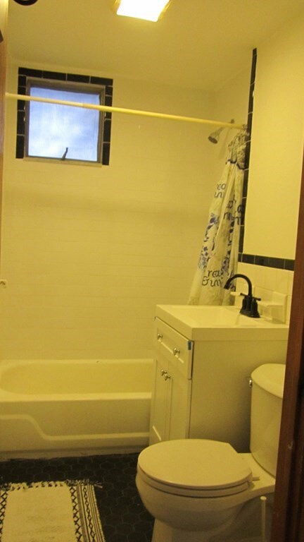 41 Cutler St unit 4, Winthrop, MA 02152 - photo 4