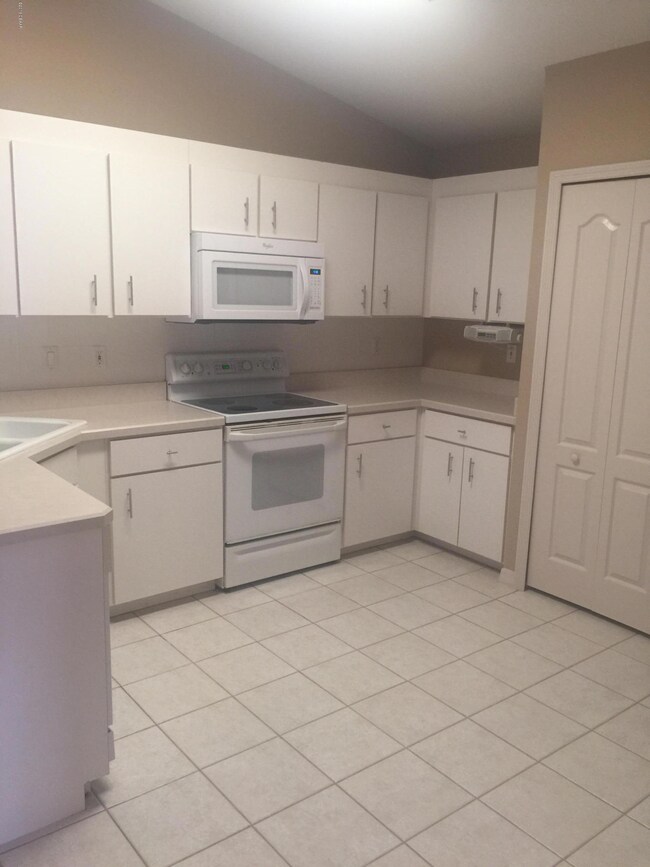1918 Sprucewood way Kitchen
