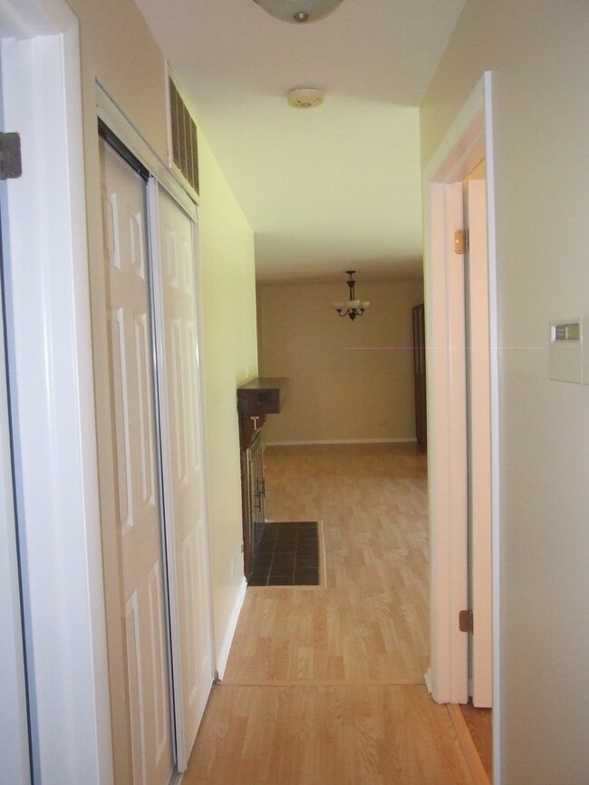 2710 Northampton Dr unit D1, Rolling Meadows, IL 60008 - photo 7