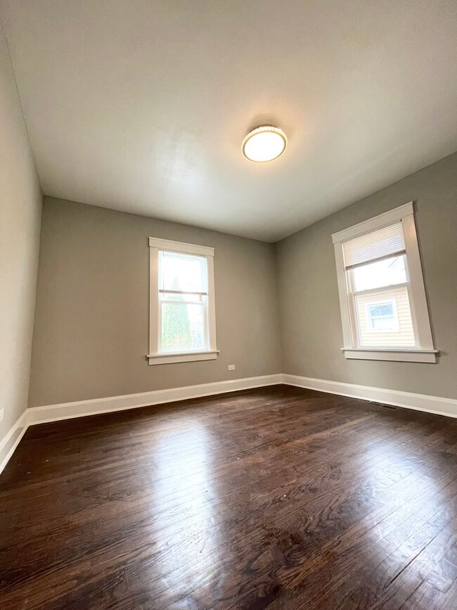 116 S Saint James St, Waukegan, IL 60085 - photo 7