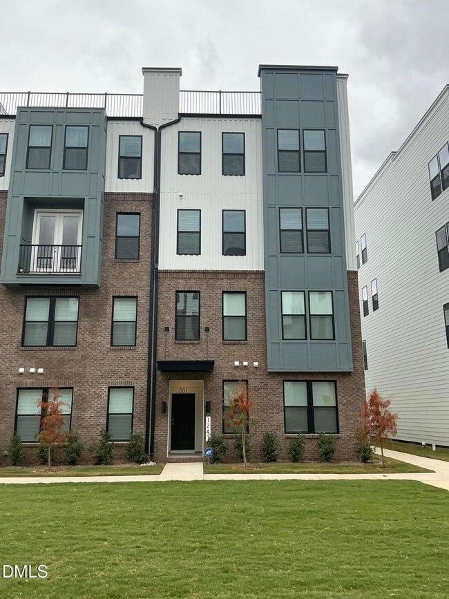 1247 Shaw View Aly unit 201, Raleigh, NC 27601 - photo 3