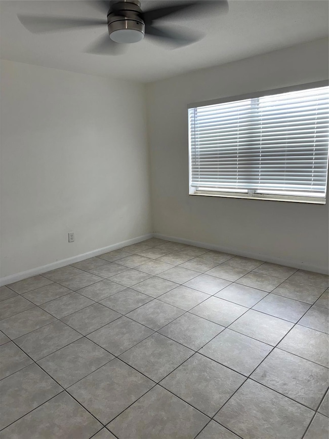 4759 Myrtle Dr, Lake Worth, FL 33463 - photo 4