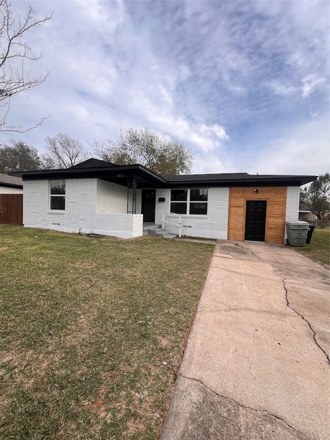 1332 Rosemont St, Mesquite, TX 75149 - photo 2