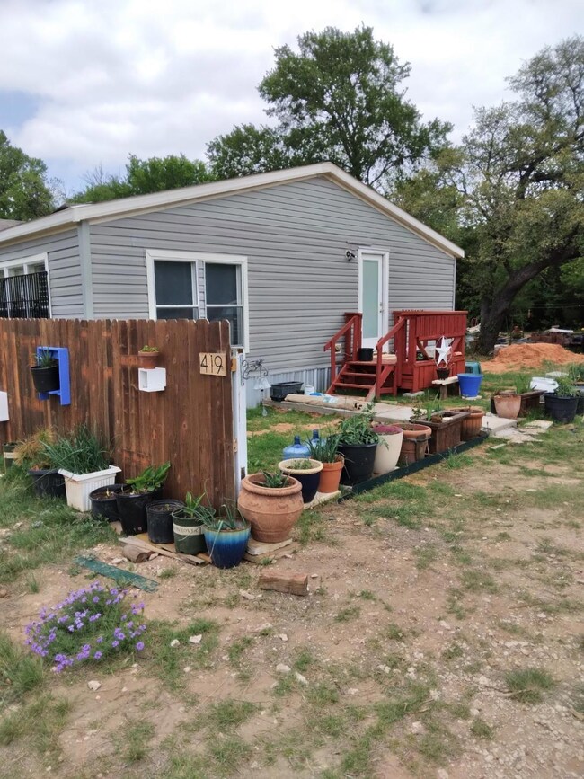 419 Blue Jay Ct, Granbury, TX 76049 - photo 2