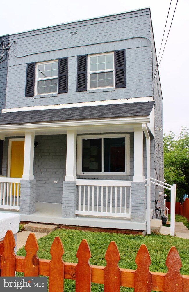 5102 Hanna Place SE, Washington, DC 20019 - photo 2