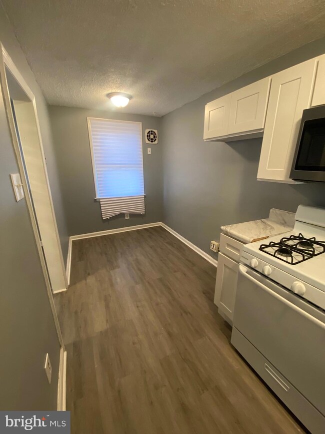 565 S 3rd St, Darby, PA 19023 - photo 3