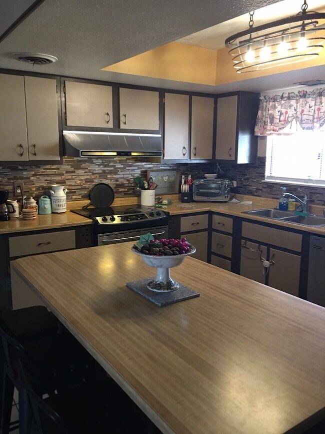 1204 Mckinley Ave, Alamogordo, NM 88310 - photo 4