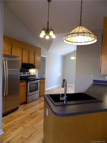 New appliances, farm sink
