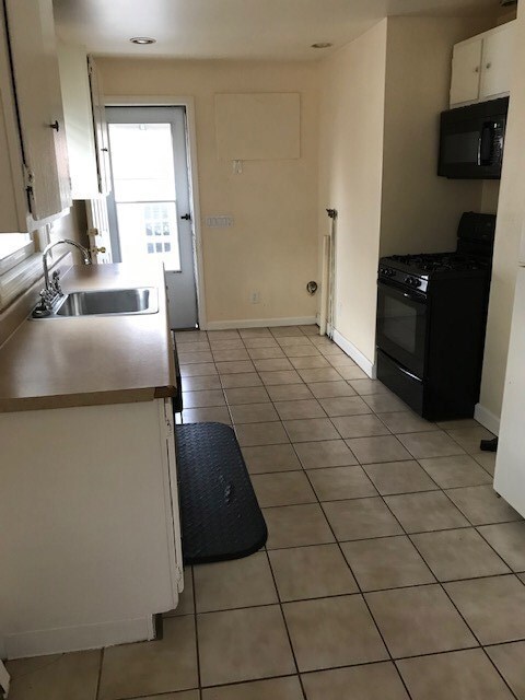 220 Dunnell Ave unit 1, Pawtucket, RI 02860 - photo 4