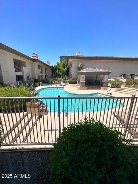 PRIVATE VIEW POOL