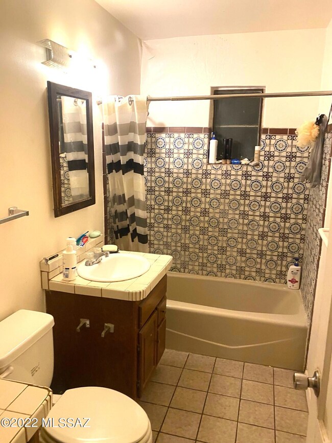 LEE BATHROOM