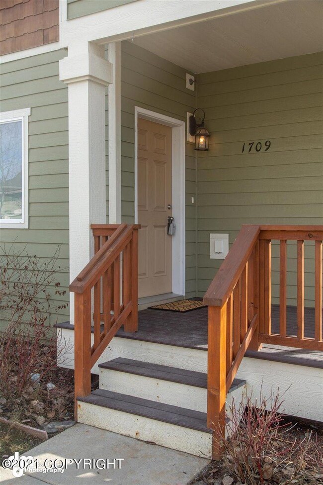 03-Front Entry_DMD_8592