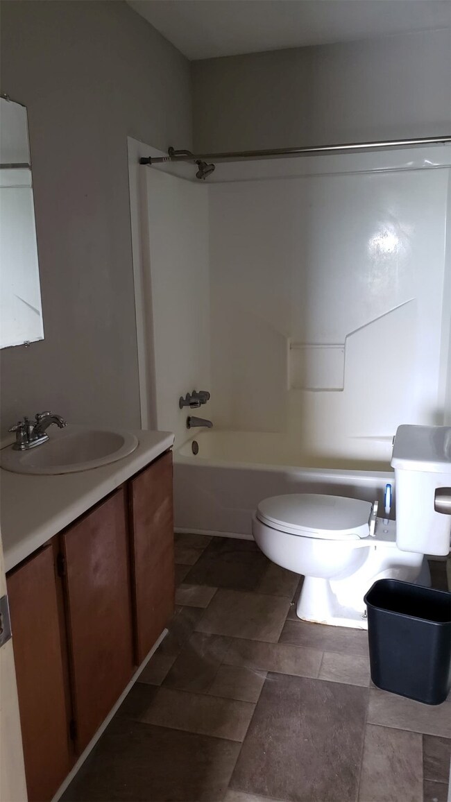 235 Hamlink Rd unit 4, Beasley, TX 77417 - photo 3