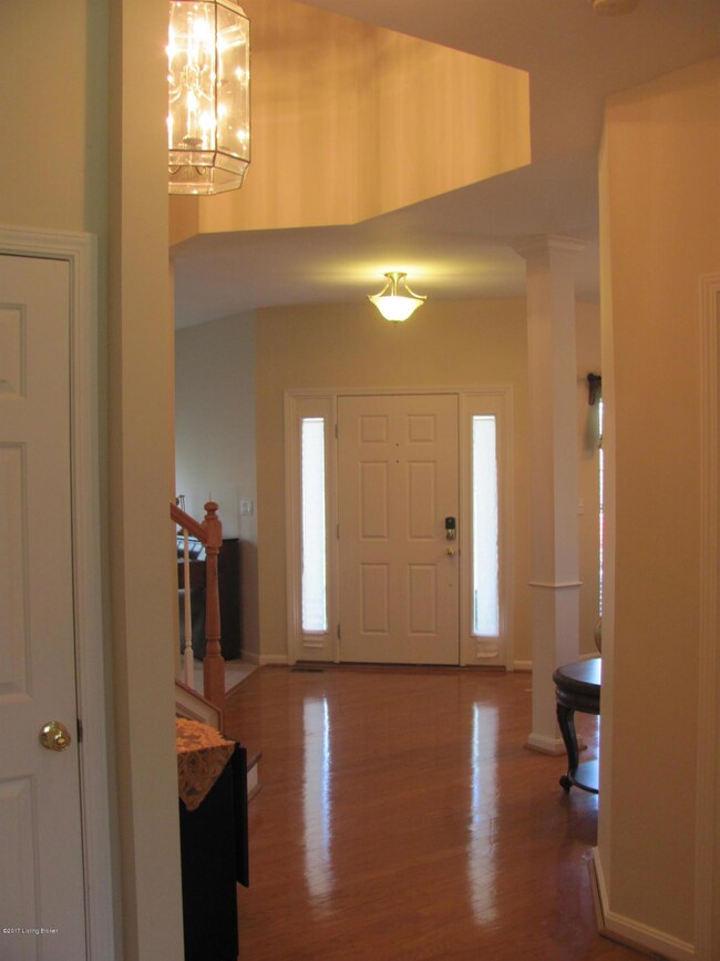 8705 Sanctuary Ln, Louisville, KY 40291 - photo 2