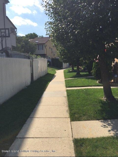 22A Croft Ct, Staten Island, NY 10306 - photo 3