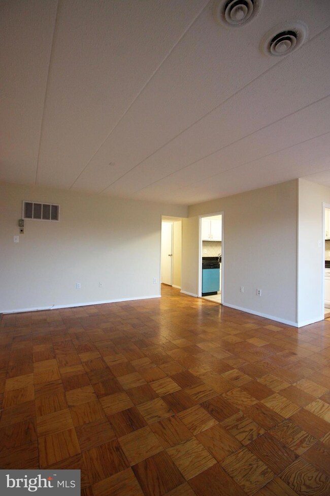 2632 Wagon Dr unit 1C, Alexandria, VA 22303 - photo 6