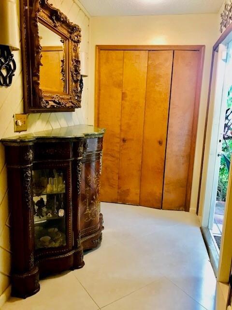 Front door,foyer,closet