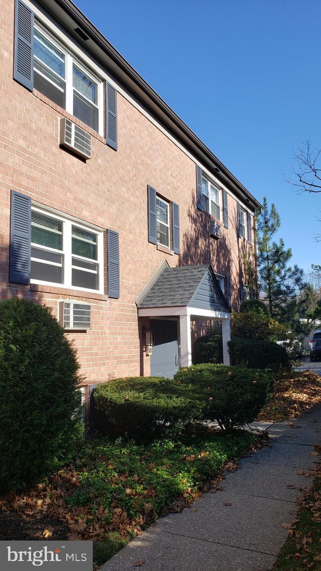 61 Llanfair Rd unit C1, Ardmore, PA 19003 - photo 2