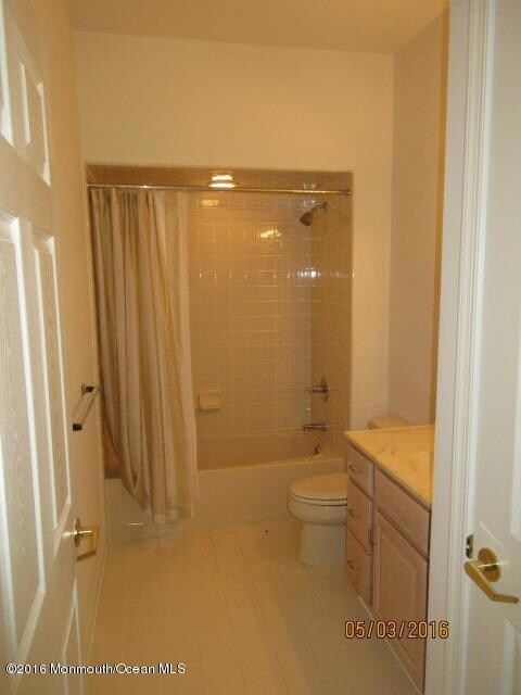 13 Kent Ct, Monroe Township, NJ 08831 - photo 4