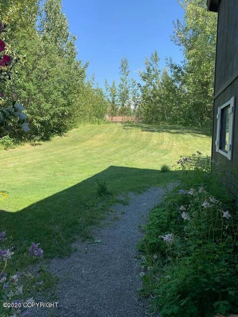 Ranch Rd  front walk