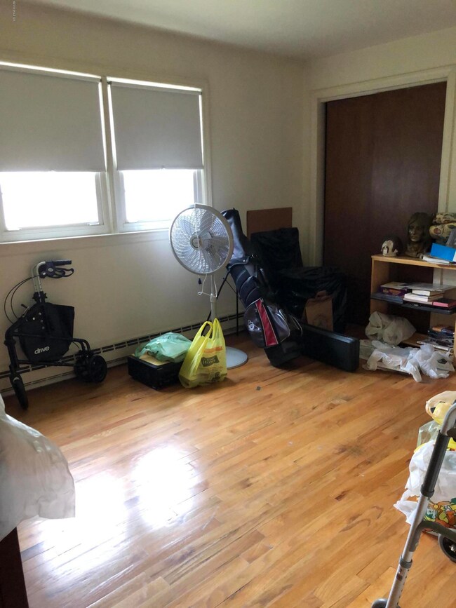 1-3rd bedroom